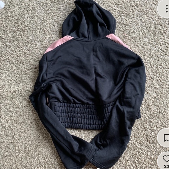Cropped Puma Hoodie - Picture 2 of 3